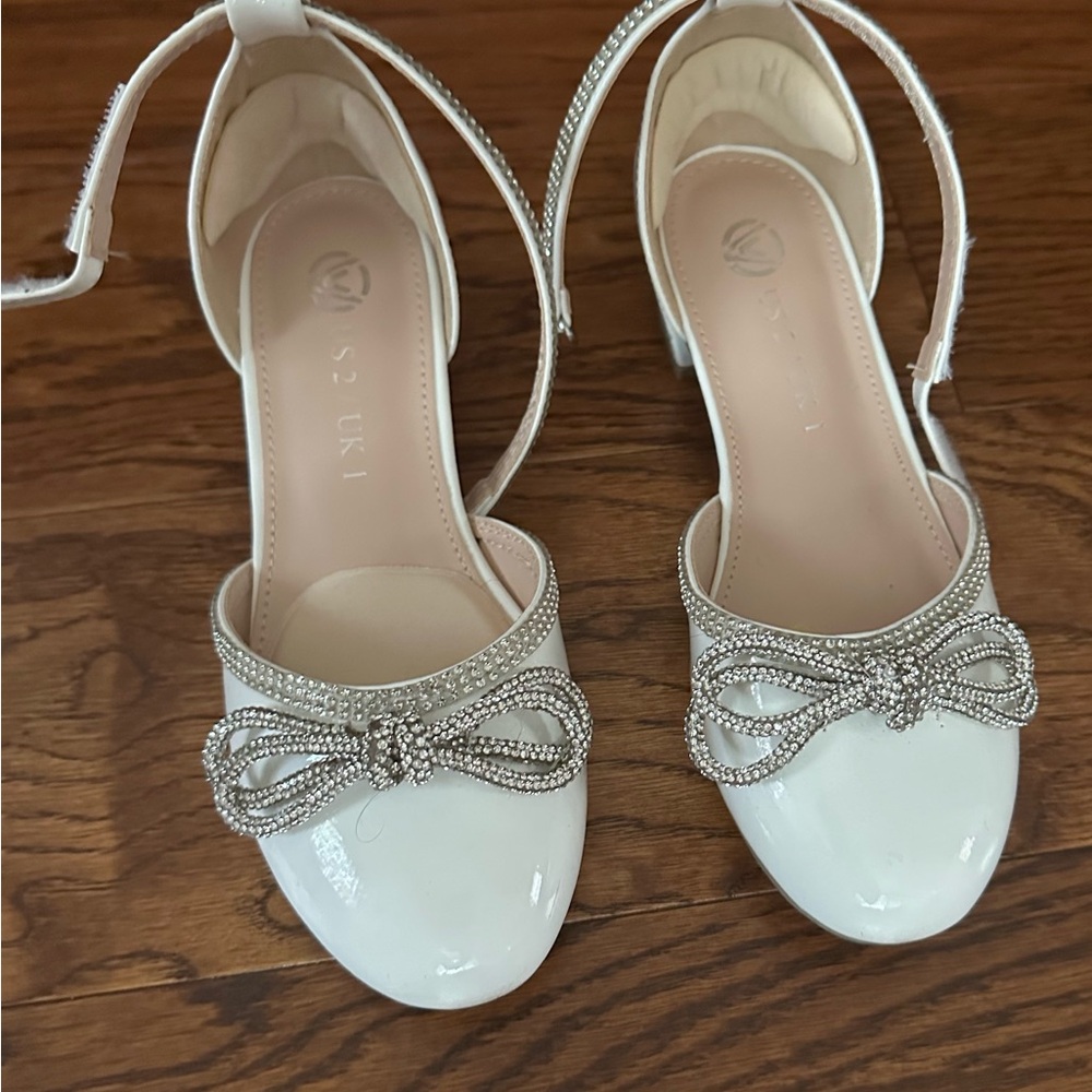 Dream Pairs White Women's Shoes with Rhinestone Bow